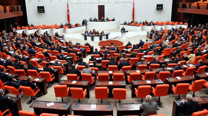 Azerbaycan tezkeresi Meclis'te kabul edildi