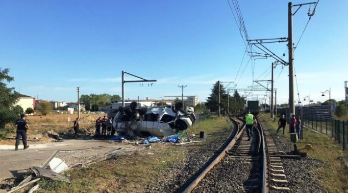 Tekirdağ’daki tren kazasında hayatını kaybedenlerin sayısı 7'ye yükseldi