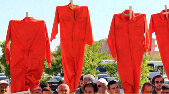 AKP tek tip kıyafet dayatmasında ısrarcı: 70 bin kıyafet cezaevlerine dağıtılacak