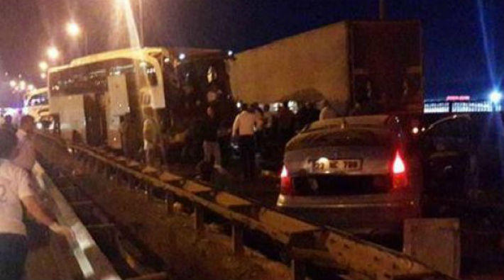 TEM'de zincirleme trafik kazası: Yol araç trafiğine kapatıldı