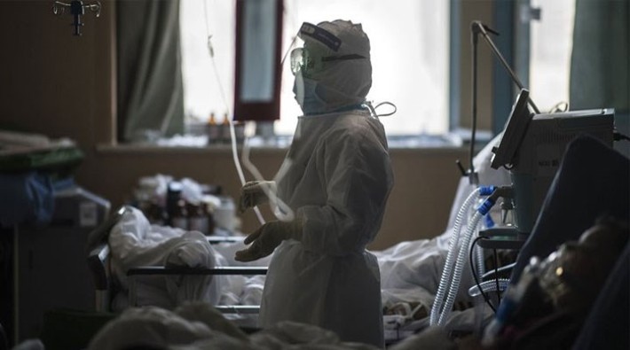 Resmi verilere göre son 24 saatte 243 kişi koronavirüs nedeniyle hayatını kaybetti