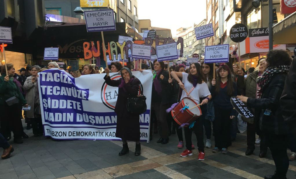 Trabzon'da yüzlerce kadın sokaklardaydı: Hayatımız ve haklarımız için hayır