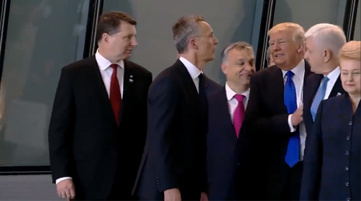 Trump, Karadağ Başbakanı Markoviç'i itip geçti