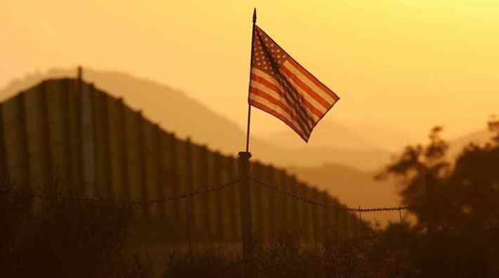 Trump Meksika sınırını kapatmakla tehdit etti
