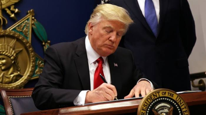 Trump, Türkiye'ye yaptırım tasarısını imzaladı
