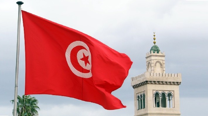 Tunus Başkanlık Ofisi Müdürü, şüpheli bir zarfı açıktan sonra görme kaybı yaşadı