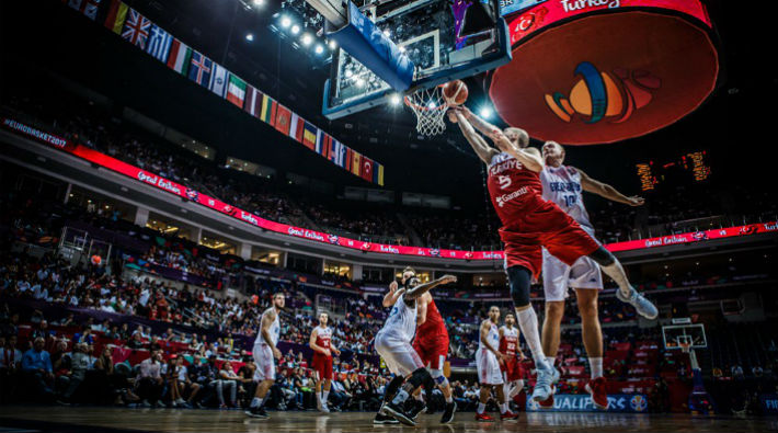 Britanya'yı deviren Türkiye, EuroBasket 2017'de ilk galibiyetini aldı