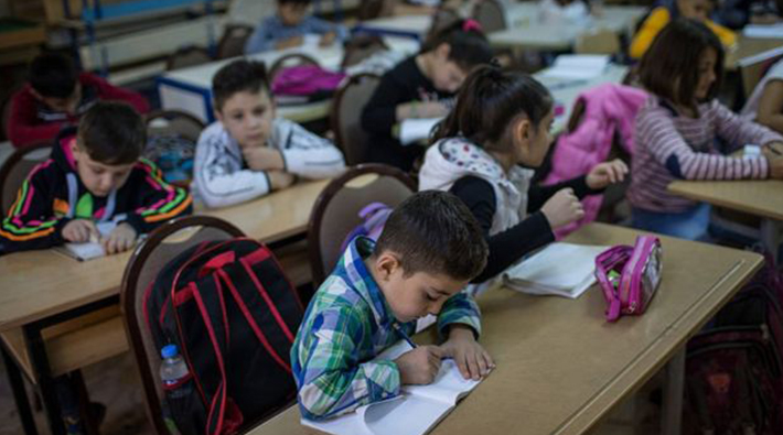 'Türkiye'de Suriyeli olmayan sığınmacılar okula gidemiyor'