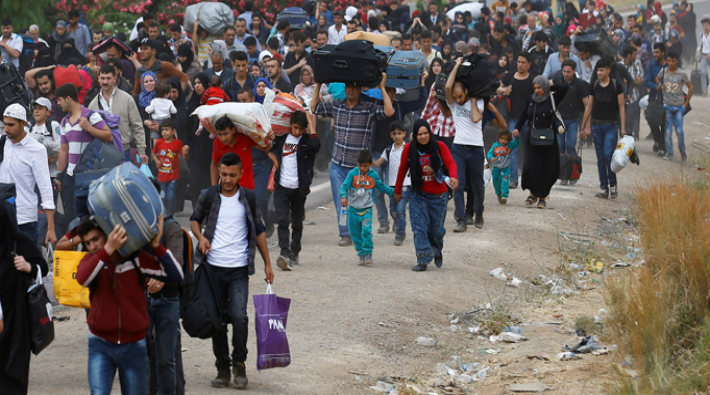 Uluslararası Af Örgütü: Türkiye, harekat öncesi yüzlerce mülteciyi kandırarak ya da zorla Suriye'ye gönderdi