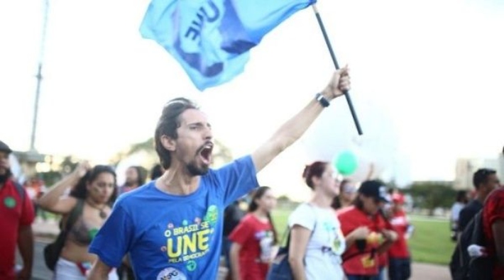 Brezilya'da üniversiteliler greve çıkıyor