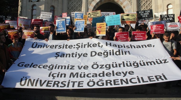 Üniversiteliler YÖK'ü protesto etti