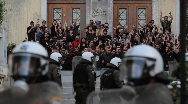 Yunanistan'da öğrenciler isyanda: 'Üniversite polisine hayır'