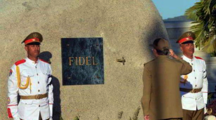 Fidel sonsuzluğa uğurlandı: 'Comandante'ye son selam!