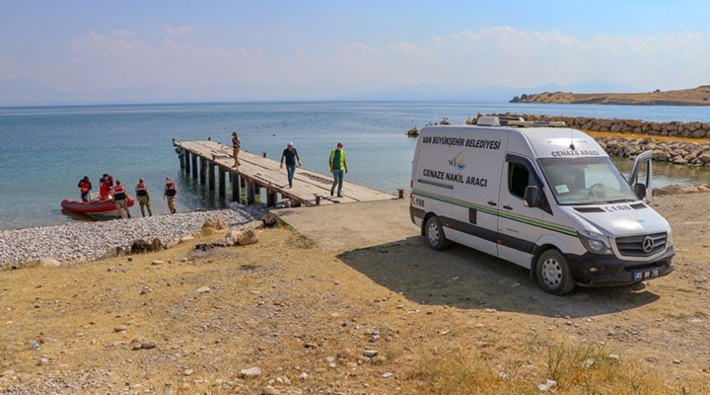Van Gölü'nde batan sığınmacı teknesinde ölü sayısı 50'ye yükseldi