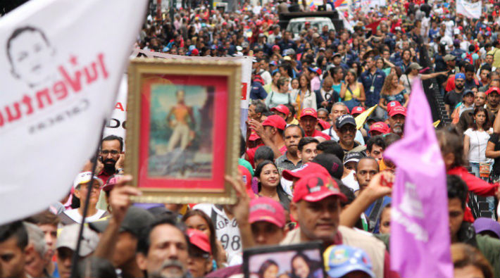Venezuela halkı Trump'ın askeri müdahale tehdidine karşı yürüdü
