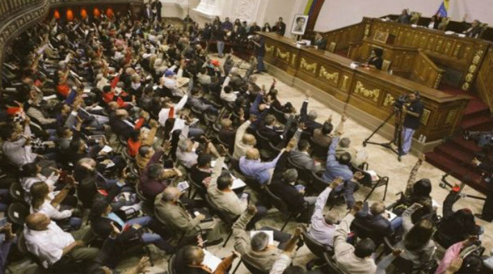 Venezuela'da Kurucu Meclis valilere yemin ettirecek