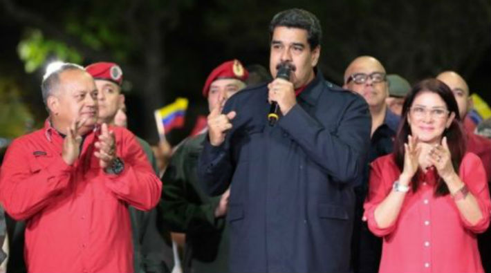 Venezuela'da sosyalistler 23 eyaletin 17'sini kazandı