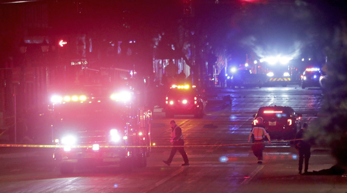 ABD'de bir araç kalabalığa daldı: 5 kişi ölü, 40 yaralı