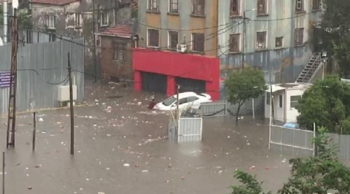 İstanbul'da kuvvetli yağış ve fırtına 