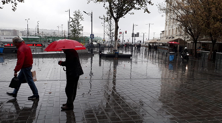 Meteoroloji'den yağış uyarısı: İstanbul'da hava sıcaklığı 5 derece düşecek