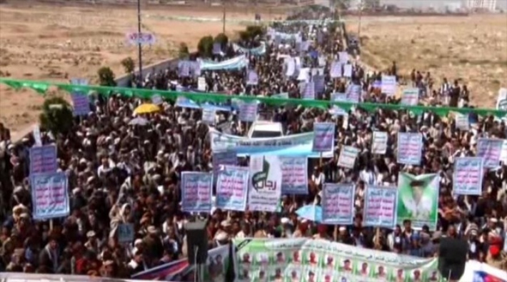 Binlerce Yemenli Suudi saldırılarına karşı yürüdü