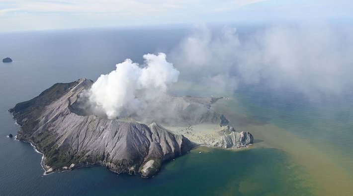 Yeni Zelanda’daki yanardağ patlamasında ölü sayısı 6’ya yükseldi