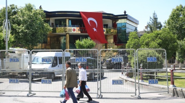 Yerine kayyum atanan HDP'li eş başkanların soruşturmasında gizlilik kararı