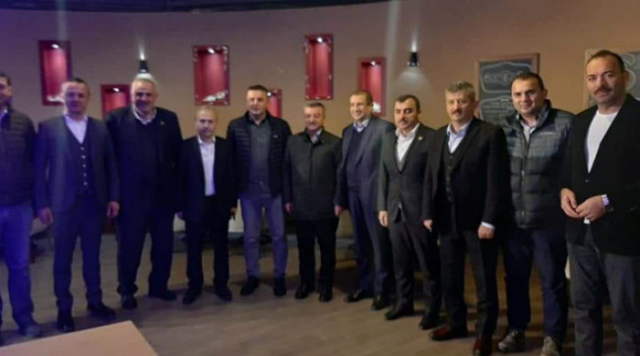 AKP Türkiyesi'nde yargı bağımsızlığı: Cumhuriyet Başsavcıları, AKP'lilerle yemekte buluştu!