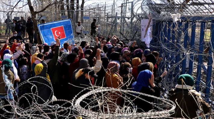 Yunanistan: Türkiye sığınmacıların çadırlarını yaktı