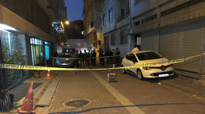Zeytinburnu'da bir vatandaş polis kurşunuyla öldü