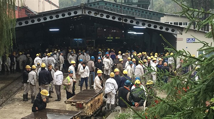 Zonguldak'ta madenciler kendini ocağa kilitledi